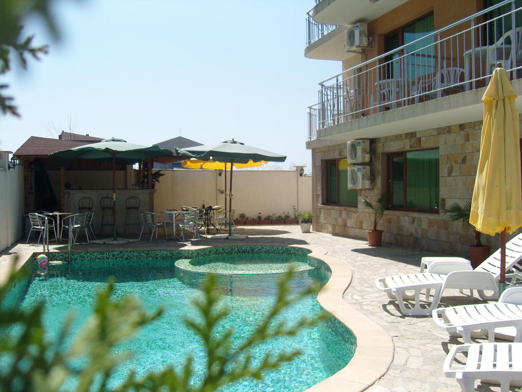 Family Hotel Primo Primorsko Dış mekan fotoğraf